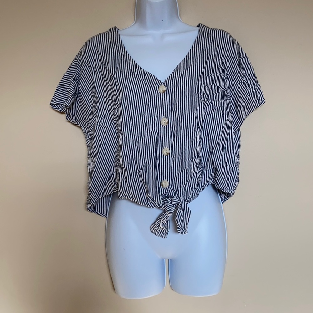 Universal Thread Cropped Striped Button down Tie Front Blouse Blue/White Medium